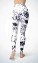 Load image into Gallery viewer, Winter skull legging for workout yoga gym running - alien wing active